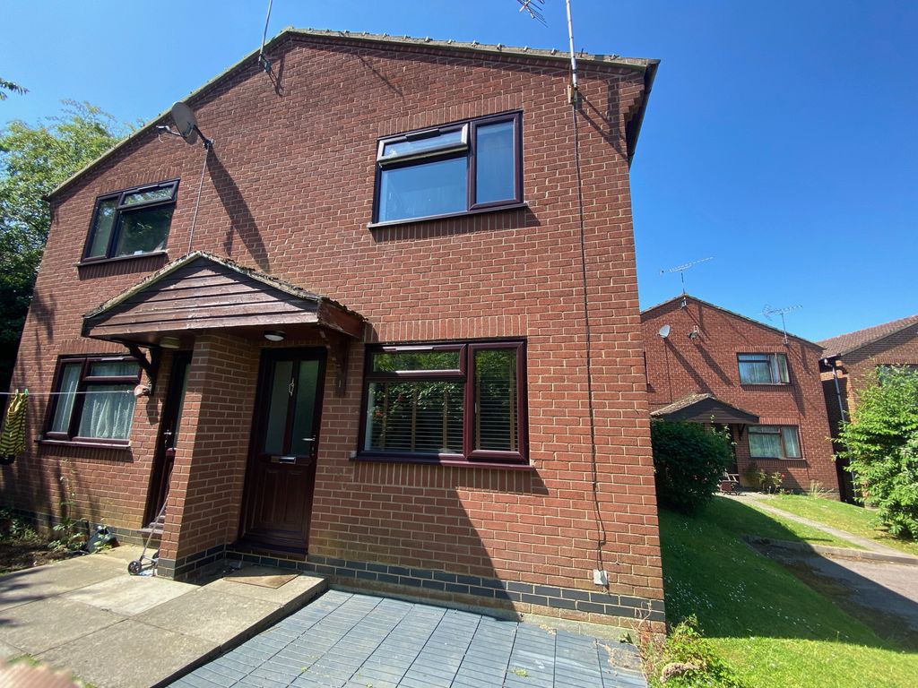 1 bed semidetached house to rent in Ridley Court, Golding Close