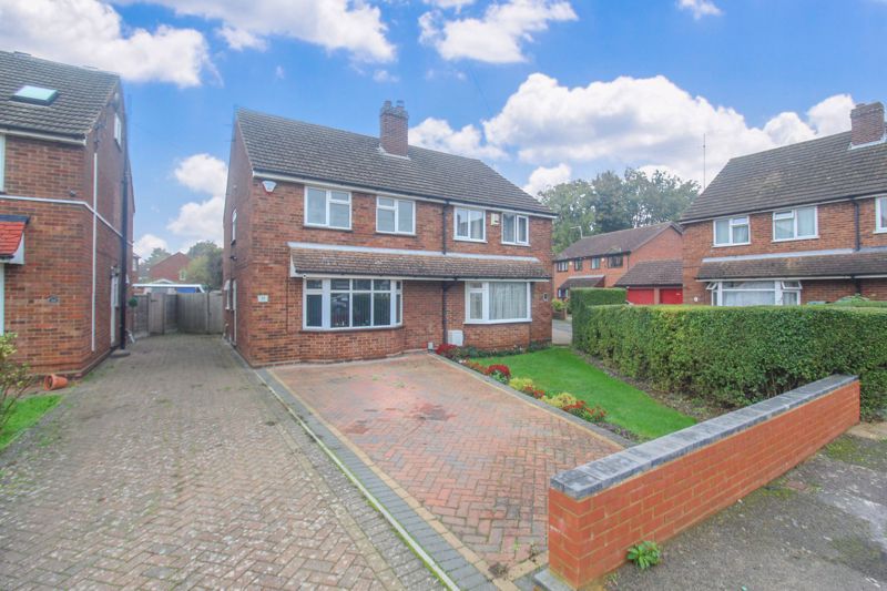 Brooklands Close, Luton LU4  