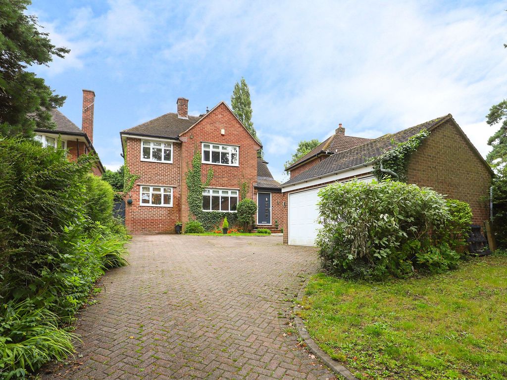 4 bed detached house for sale in Somersall Lane, Chesterfield S40, £