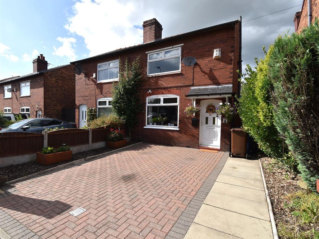 3 bed property for sale in Sale Lane, Tyldesley, Manchester M29, £