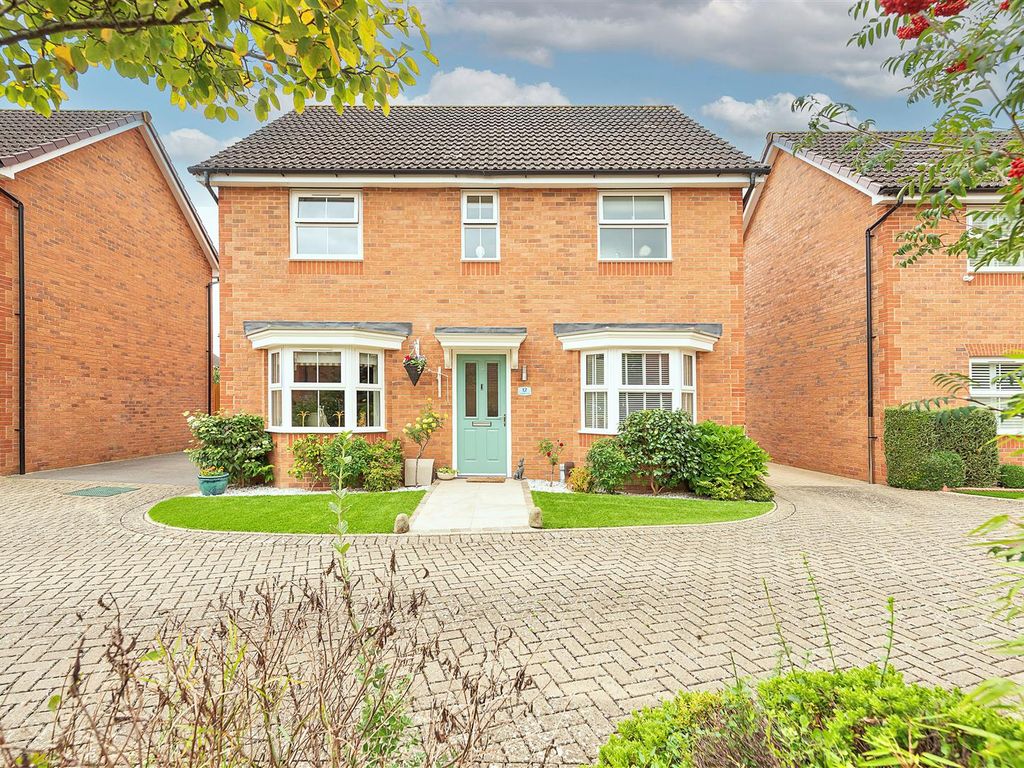 4 bed detached house for sale in Wiseman Close, Aylesbury HP21, £550,000 Zoopla