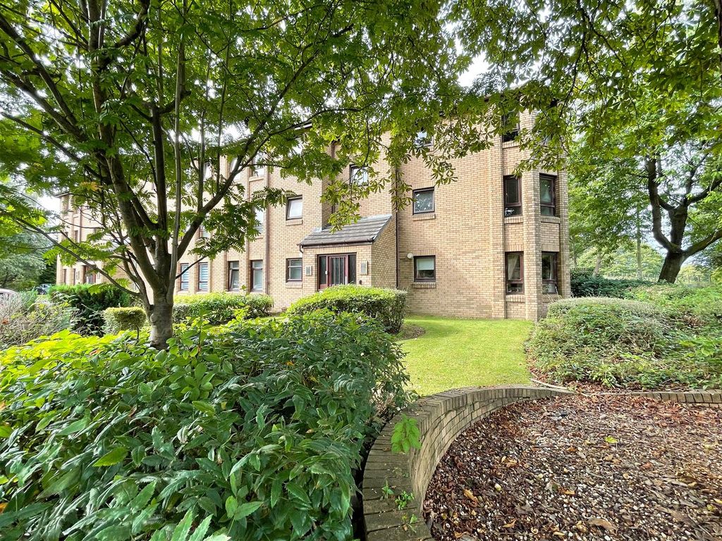 1 bed flat for sale in Briarwood Court, Mount Vernon, Glasgow G32, £