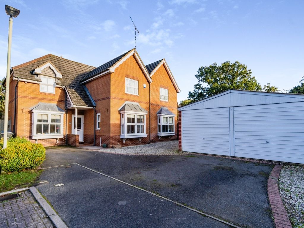 5 bed detached house for sale in Robinia Close, Lutterworth LE17 Zoopla