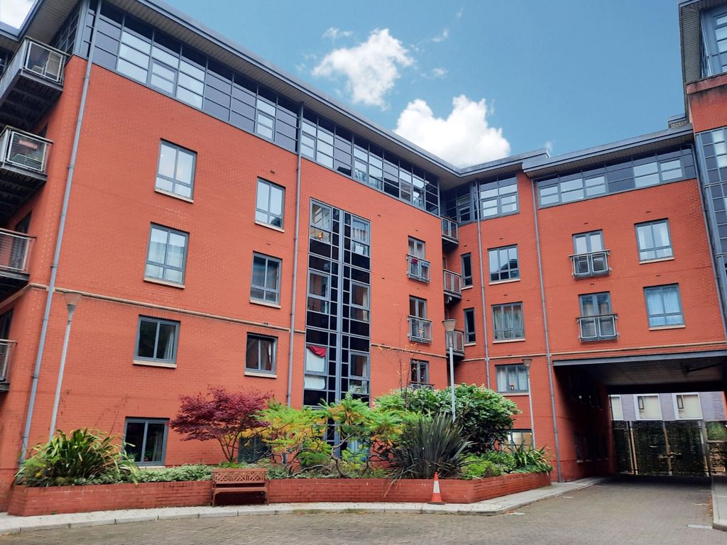 2 bed flat to rent in Tarn House, 60 Ellesmere Street, Castlefield