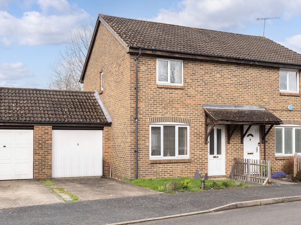 3 bed semidetached house for sale in Shellwood Drive, North Holmwood