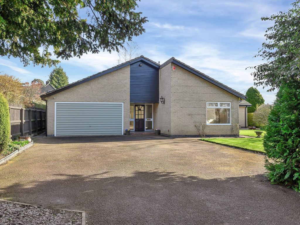 4 bed detached bungalow for sale in Pendene Road, Stoneygate, Leicester