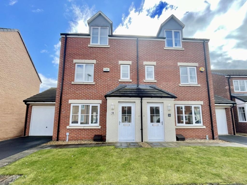 3 bed town house for sale in Baron Close, Middlesbrough TS5 Zoopla