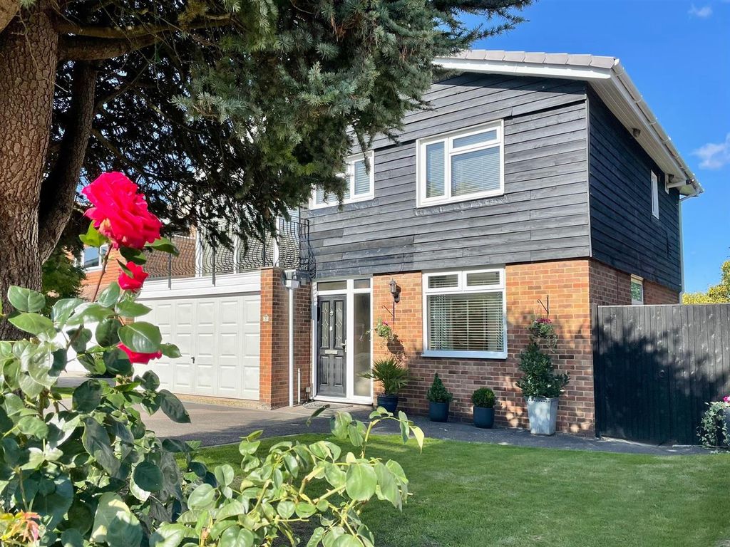 4 bed detached house for sale in Stanhope Way, Sevenoaks TN13, £850,000