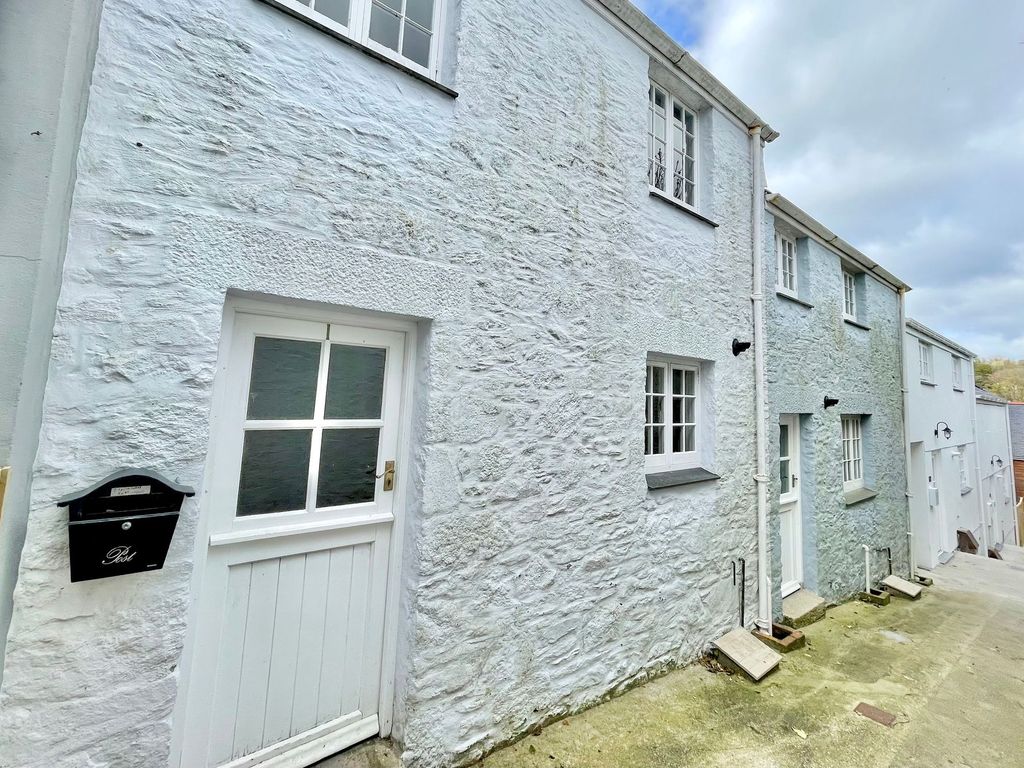 2 bed terraced house for sale in Commercial Road, Penryn TR10, £185,000
