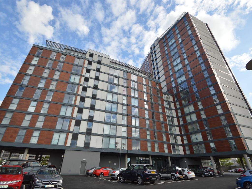 2 bed flat to rent in City Lofts, 94 The Quays, Salford Quays M50 Zoopla