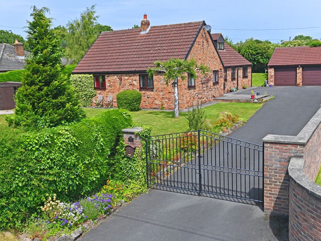 4 bed detached bungalow for sale in Ripley Road, Scotton, Knaresborough