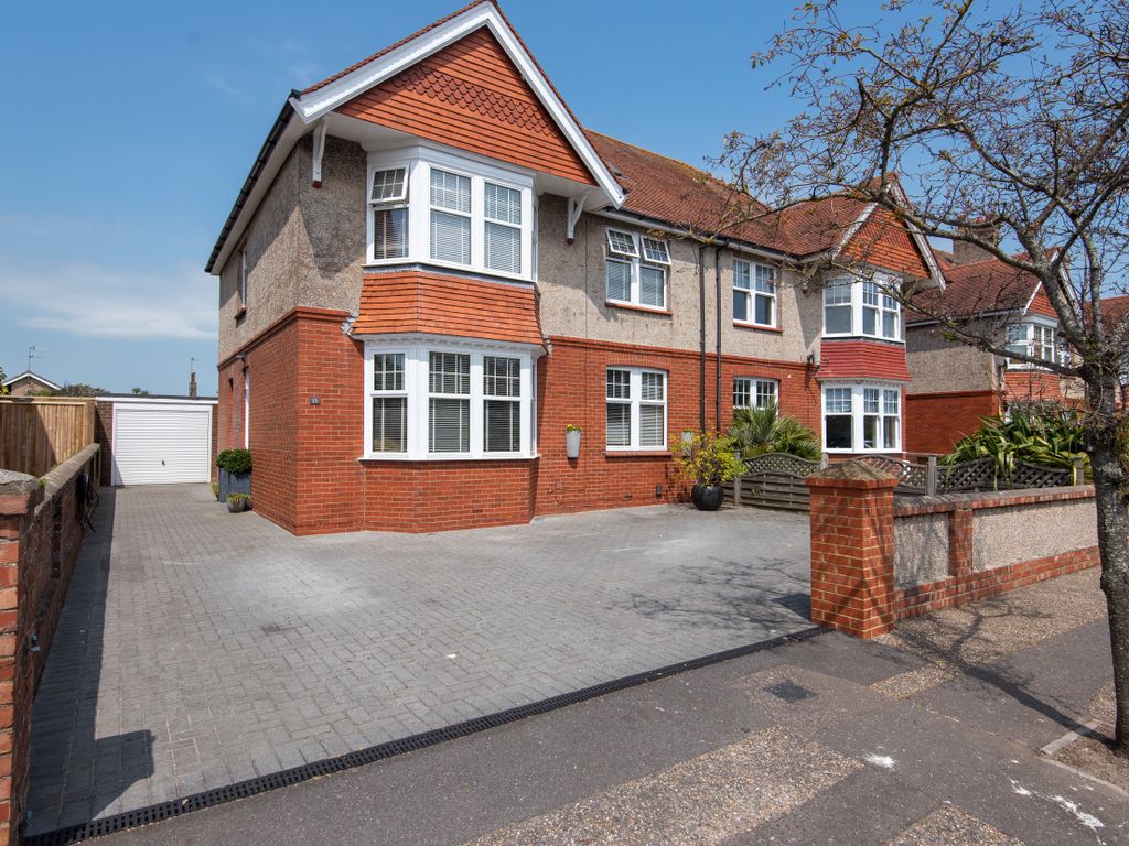 6 bed semidetached house for sale in Charmandean Road, Broadwater