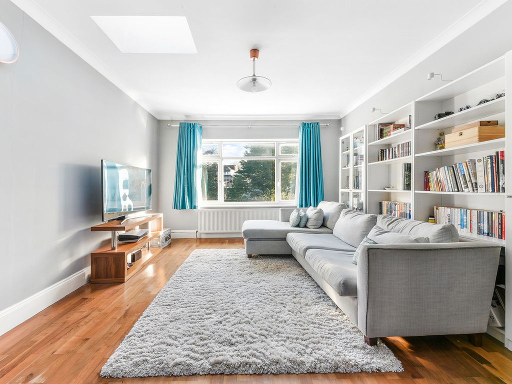 2 bed flat for sale in Mayfield Road, Sanderstead CR2, £300,000 Zoopla