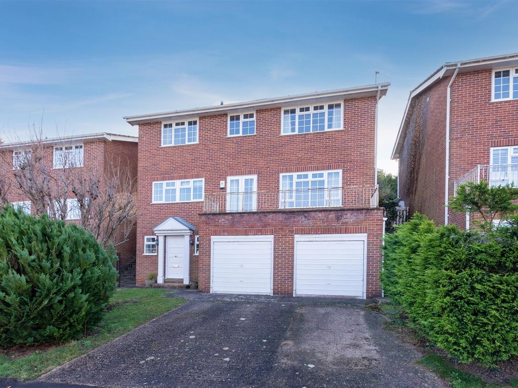 4 bed detached house for sale in Valley Road, HenleyOnThames RG9, £