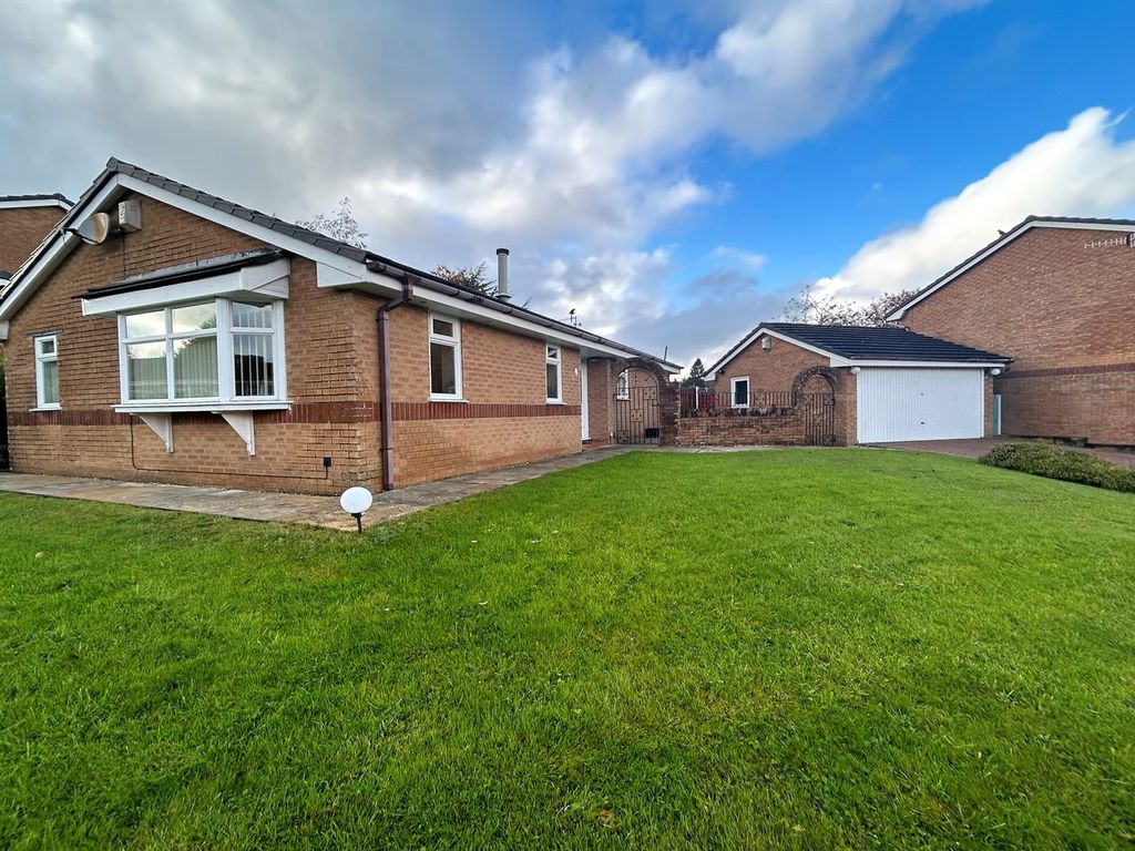 3 bed detached bungalow for sale in Brookside Road, ChapelEnLeFrith