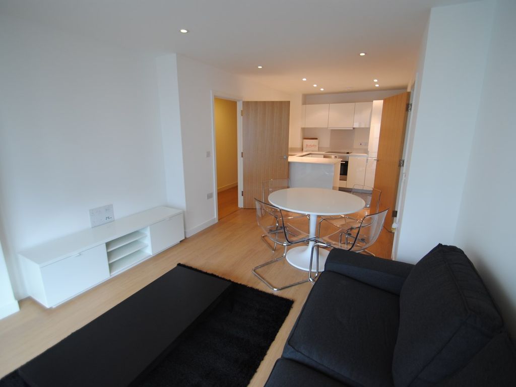 2 bed flat to rent in Waterhouse Apartments, 3 Saffron Central Square