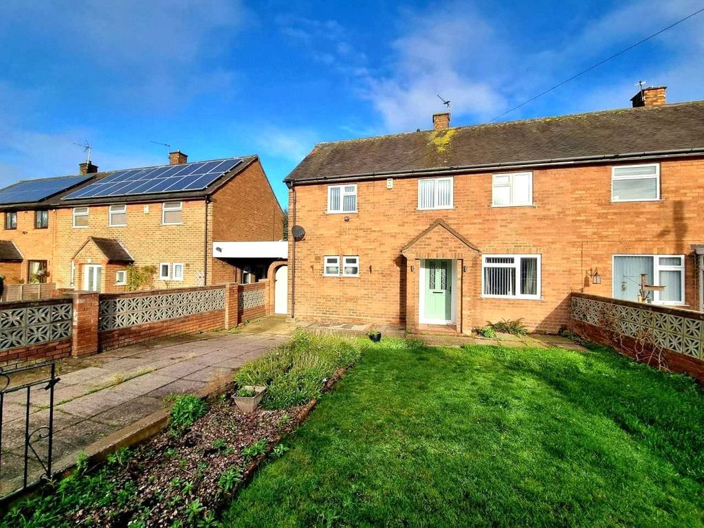 4 bed semidetached house to rent in Ash Road, Donnington, Telford