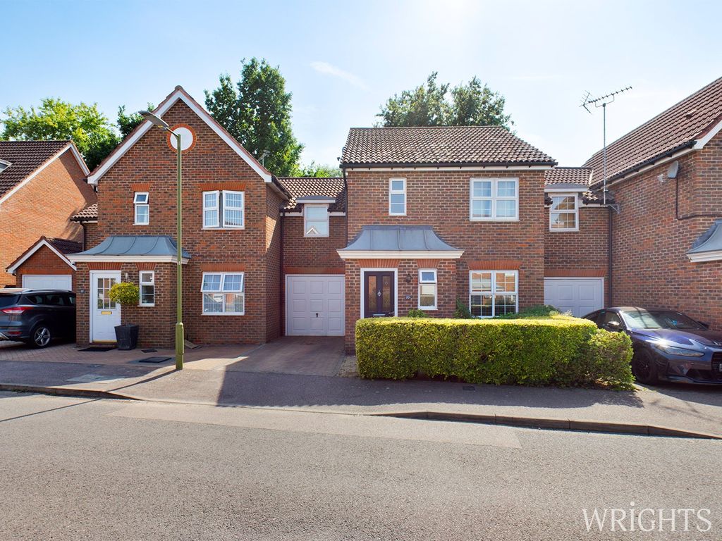 4 bed property for sale in Beauchamps, Welwyn Garden City AL7 Zoopla
