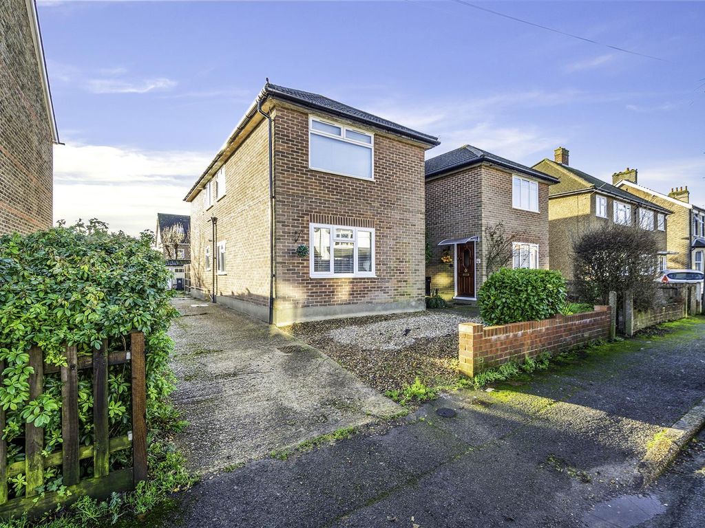 Lyme Regis Road, Banstead SM7