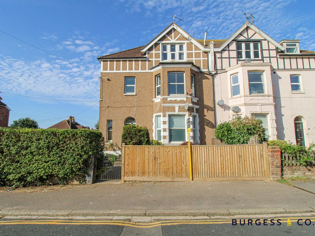 1 bed flat for sale in Amherst Road, BexhillOnSea TN40, £175,000 Zoopla