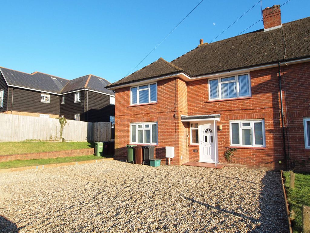 2 bed to rent in Kingston Road, Ewell, Surrey KT17, £1,795