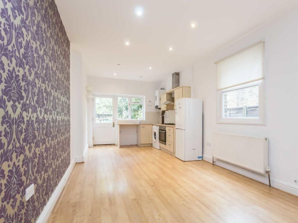 2 bed flat to rent in Northfield Avenue, Ealing W13, £2,000 pcm Zoopla