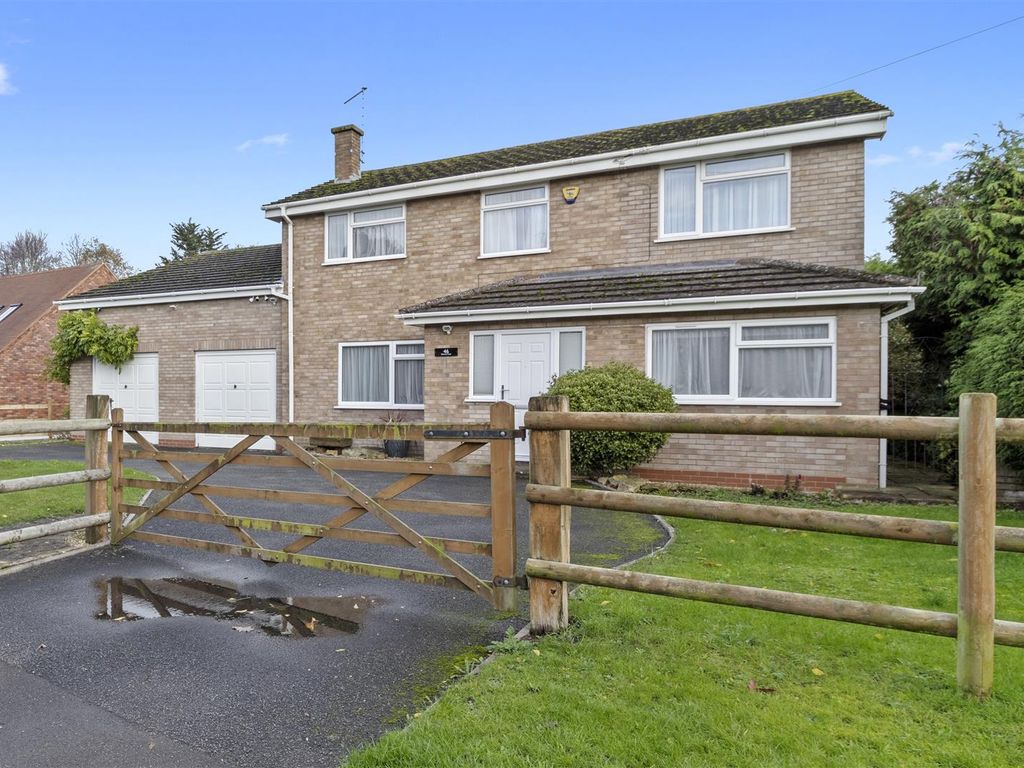 5 bed detached house for sale in Dilmore Lane, Fernhill Heath