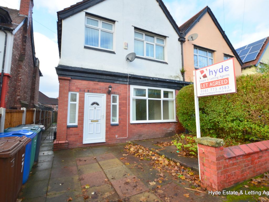 3 bed semidetached house to rent in Tewkesbury Drive, Prestwich