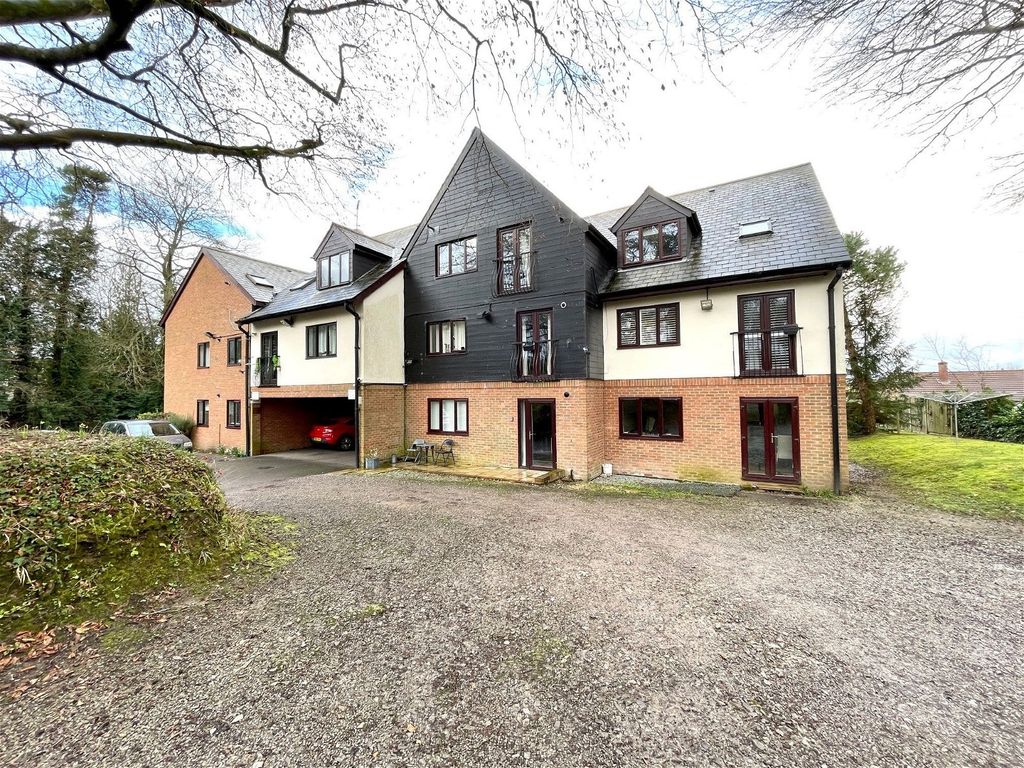 1 bed flat for sale in Caunter Road, Speen, Newbury RG14, £195,000 Zoopla