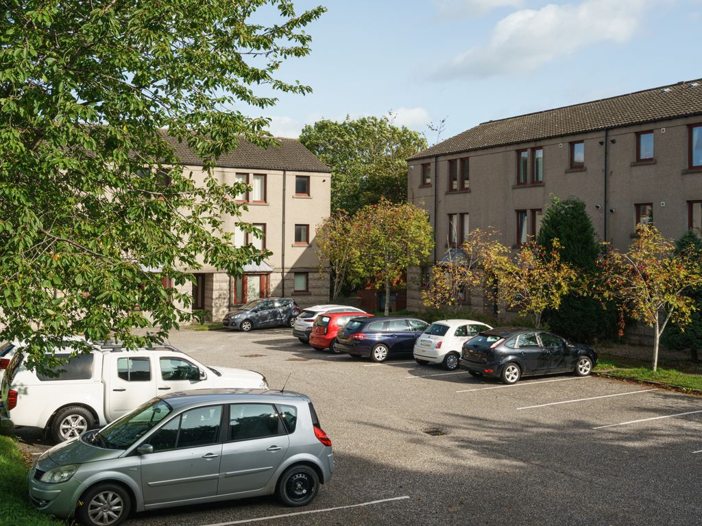 2 bed flat for sale in Cairnfield Circle, Bucksburn, Aberdeen AB21, £