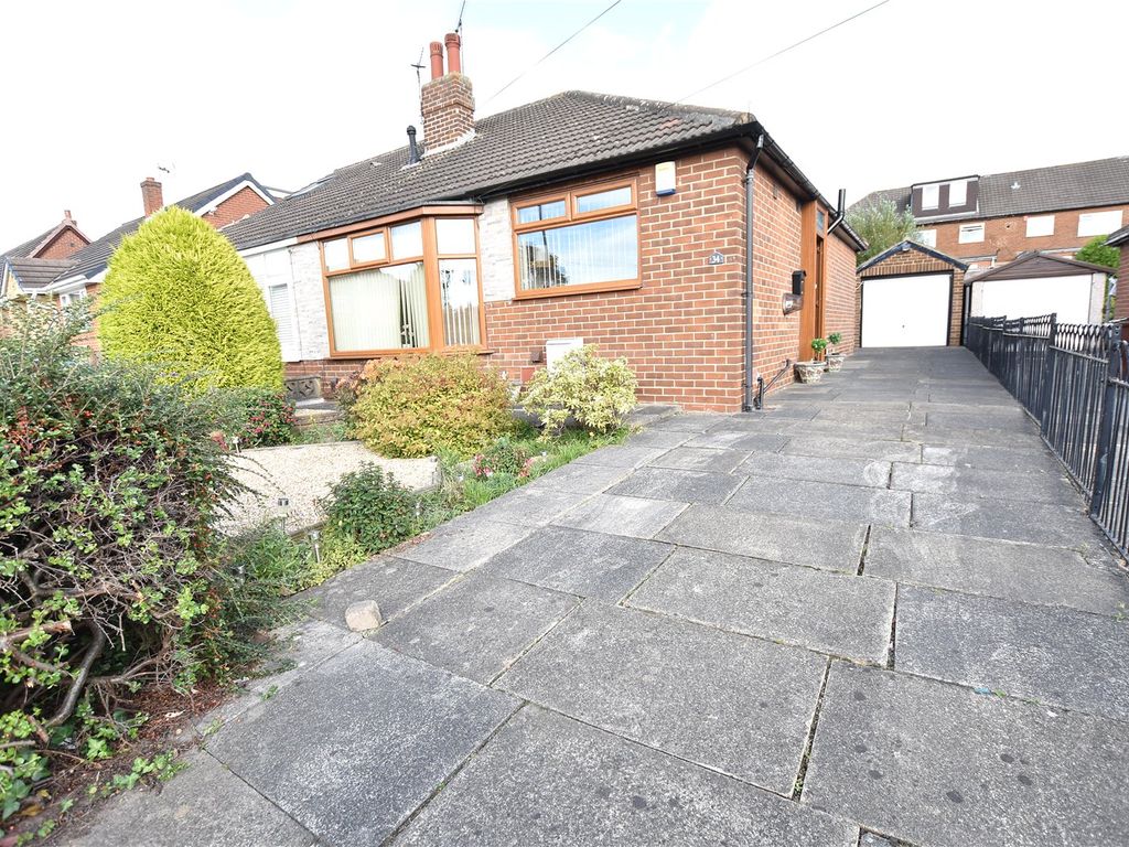 3 bed bungalow for sale in Field End Gardens, Leeds, West Yorkshire