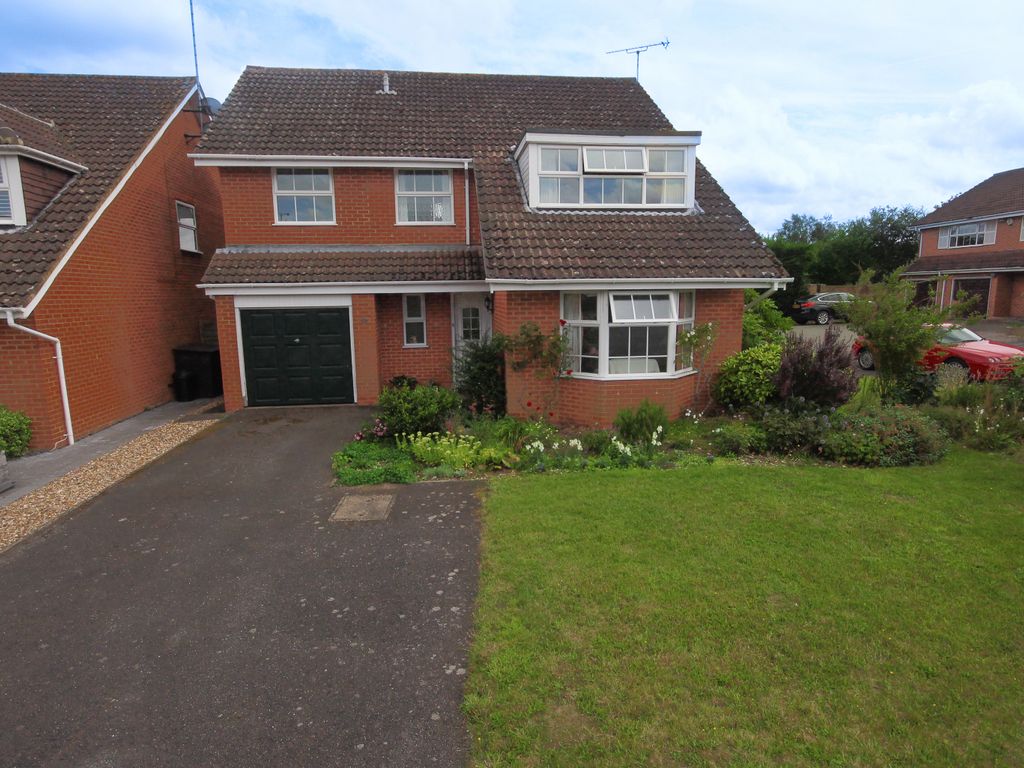 5 bed detached house for sale in Defford Close, Wokingham RG41, £