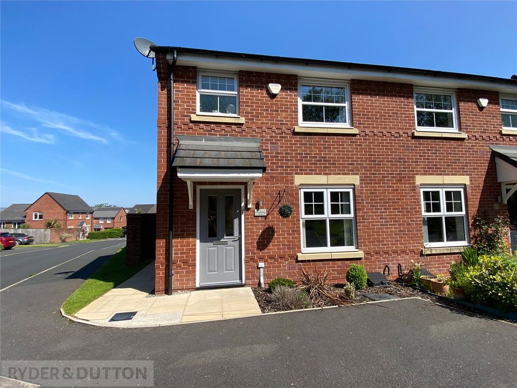 3 bed semidetached house to rent in Strawberry Close, Burnedge