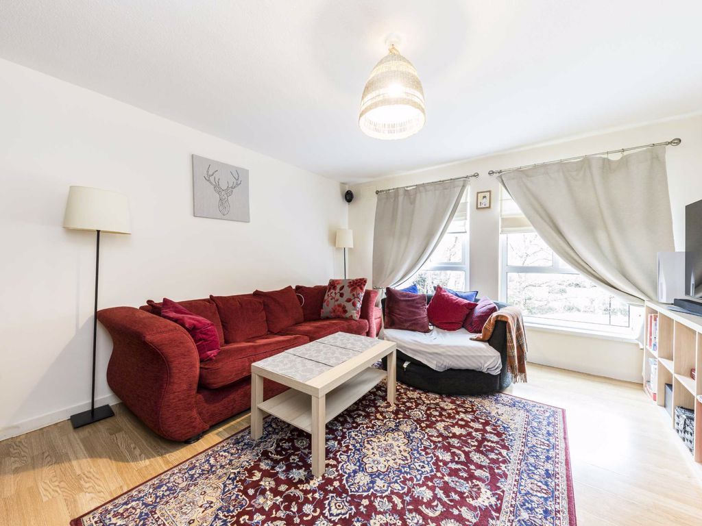 Cheriton Close, London W5  