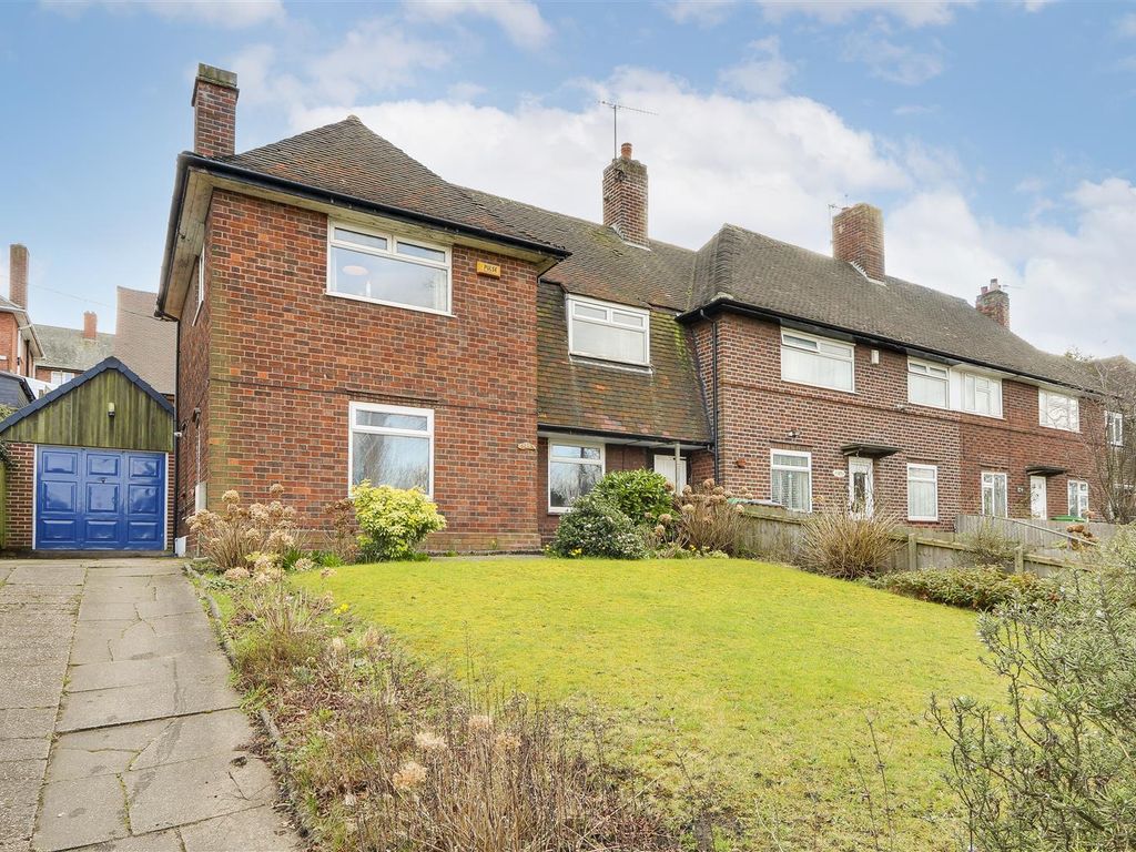 3 bed end terrace house for sale in Valley Road, Sherwood