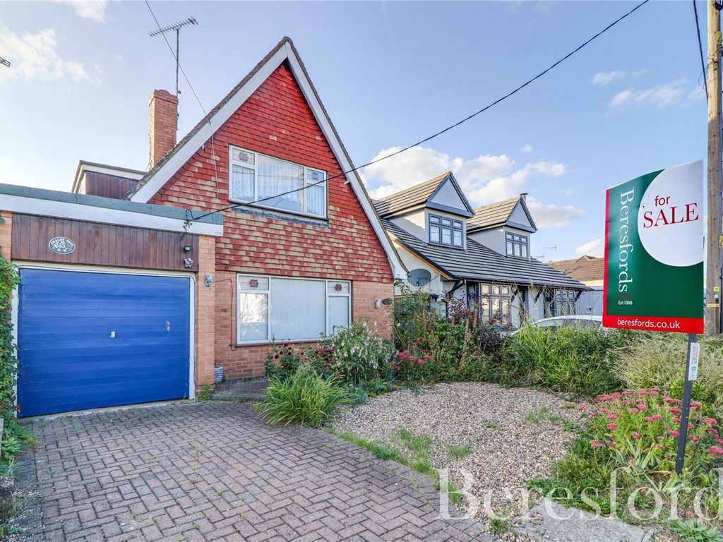 3 bed detached house for sale in Harold Gardens, Wickford SS11, £