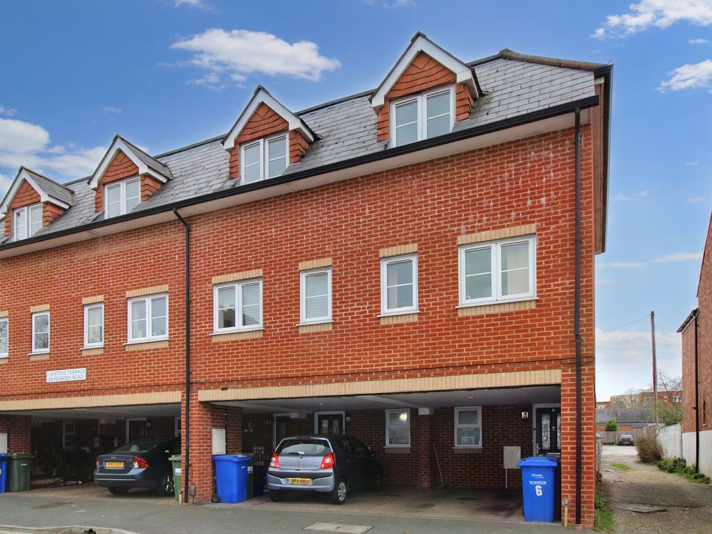 2 bed terraced house for sale in 2A Peabody Road, Farnborough GU14 Zoopla