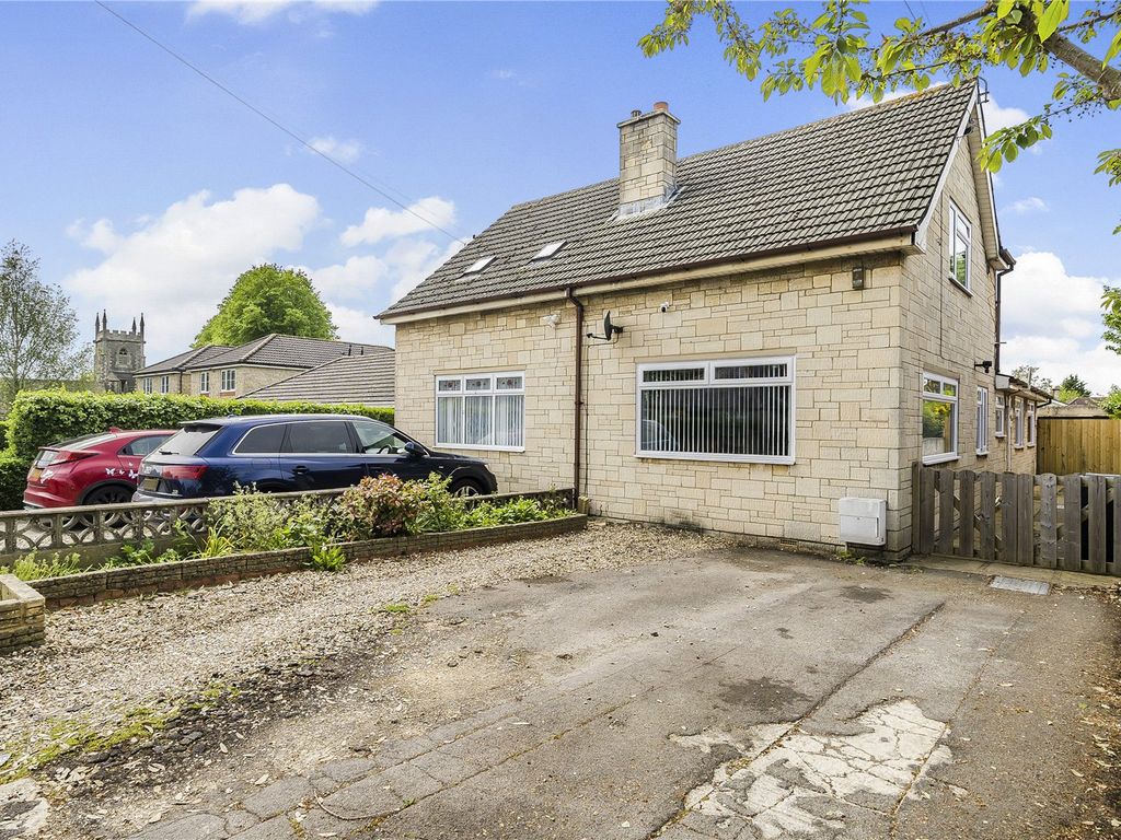 3 bed semidetached bungalow for sale in Cheney Manor Road, Cheney