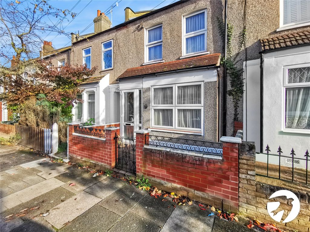 2 bed terraced house to rent in Malton Street, London SE18, £1,700 pcm