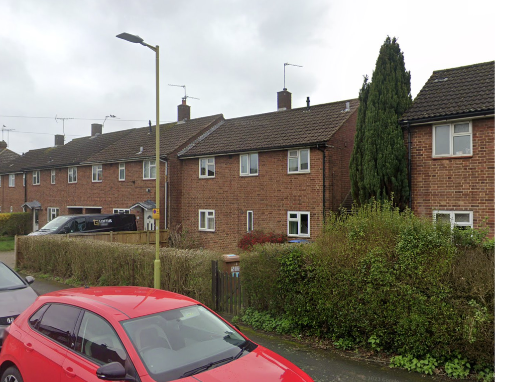 3 bed terraced house to rent in Chelwood Avenue, Hatfield AL10, £1,750