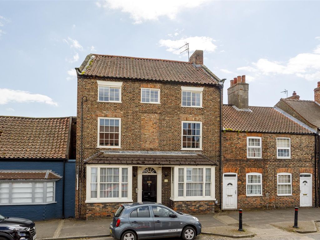 5 bed terraced house for sale in Long Street, Easingwold, York YO61, £