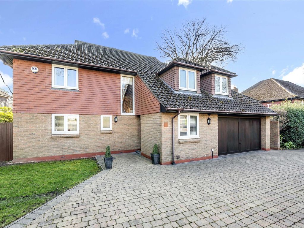 4 bed detached house for sale in Waterloo Road Crowthorne, Berkshire RG45 Zoopla