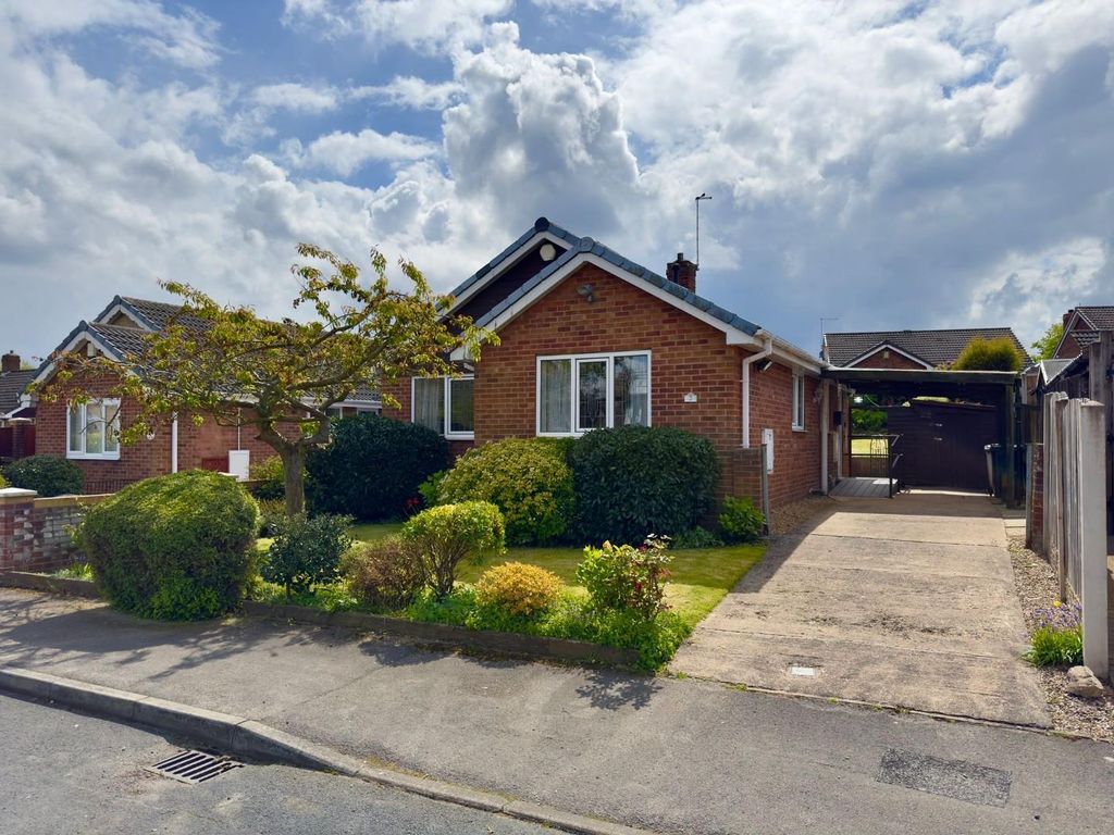 3 bed detached bungalow for sale in Mileswood Close, Great Houghton
