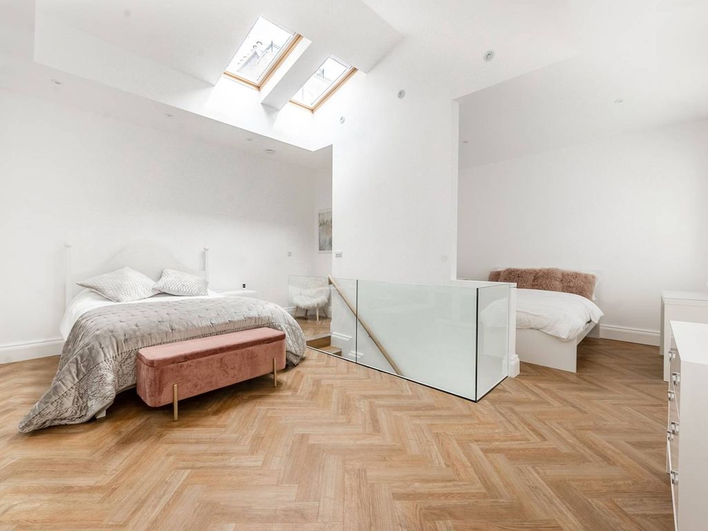 Farnell Mews Earls Court London SW5  