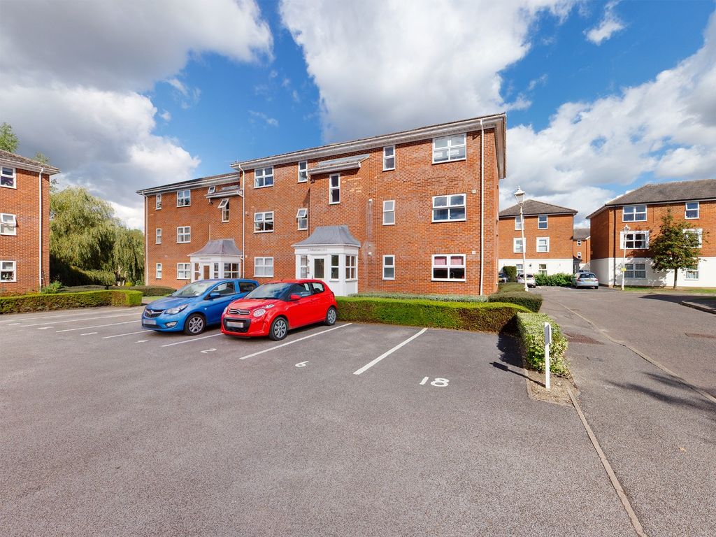 1 bed flat for sale in Guillemot Way, Watermead, Aylesbury HP19 Zoopla
