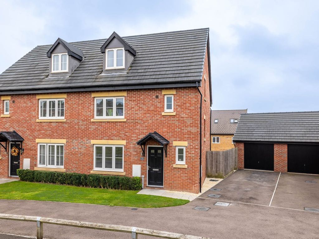 4 bed semidetached house for sale in Potter Grove, Lydney