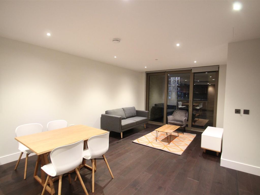 1 bed flat to rent in Radley House, Palmer Road, London SW11, £2,947