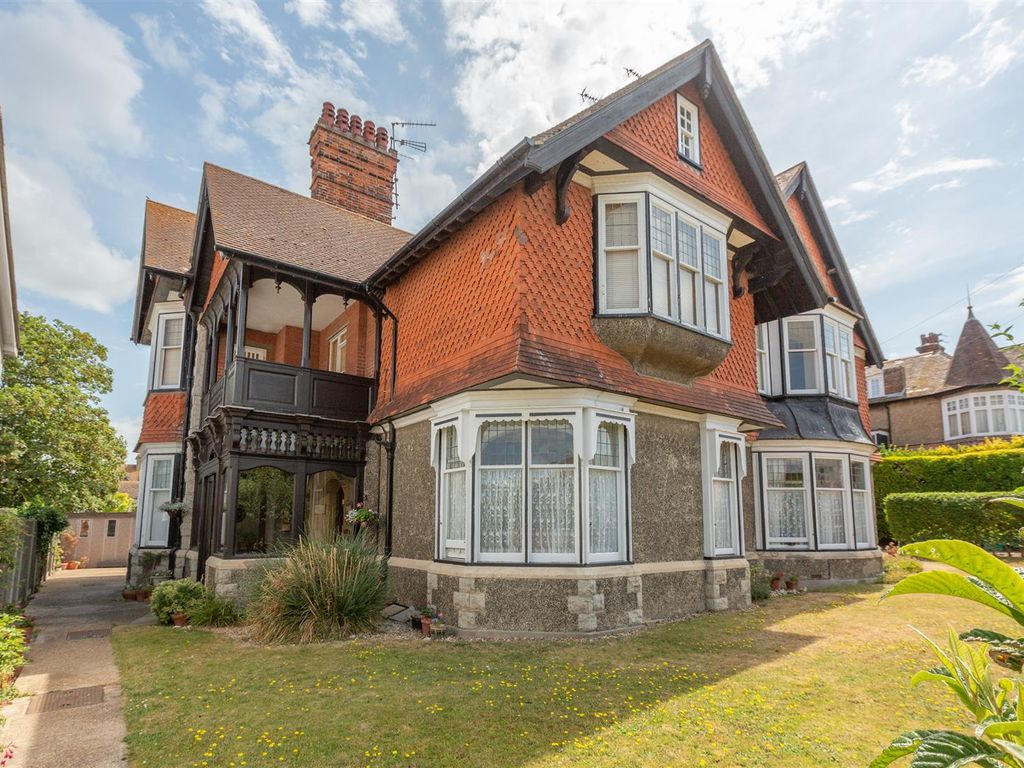 3 bed flat for sale in Road, WestgateOnSea CT8 Zoopla