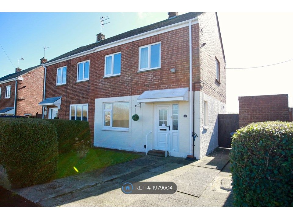2 bed semidetached house to rent in Burnside, Jarrow Tyne And Wear