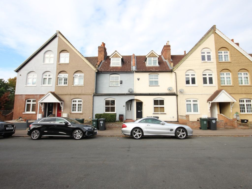 2 bed terraced house to rent in Baldwyns Road, Bexley, Kent DA5, £1,700